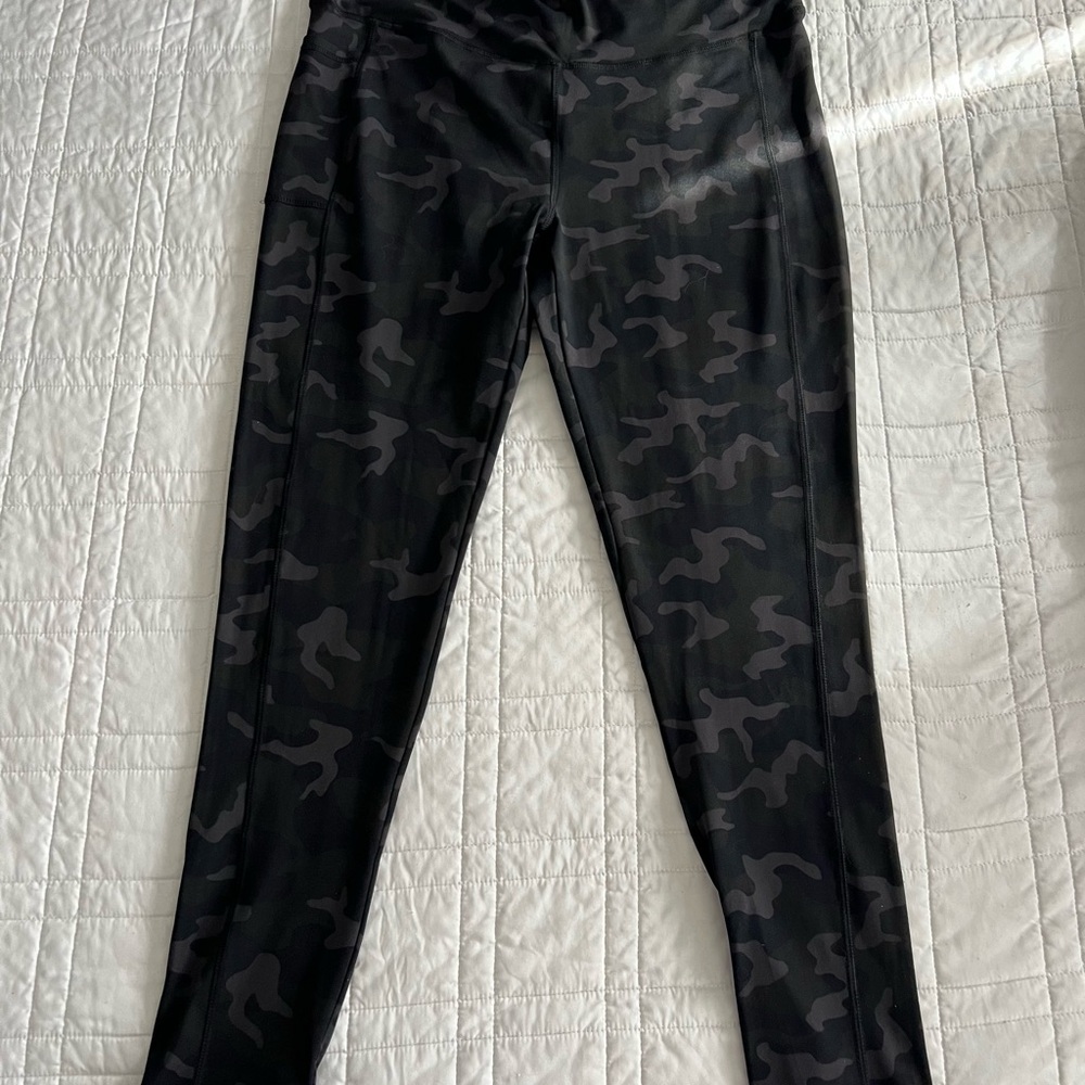 Crane  Black Camouflage Leggings